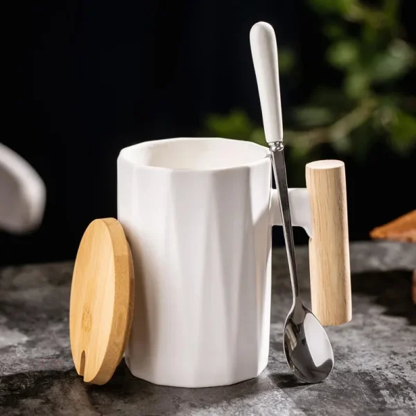 Mug élégant aux lignes épurées, design japonais