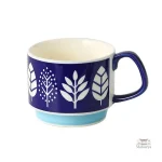 Mug japonais élégant aux fleurs colorées