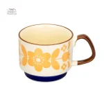 Mug japonais avec design floral raffiné