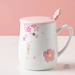 Mug traditionnel japonais illustré de sakura
