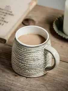 Mug vintage en céramique japonaise au design élégant