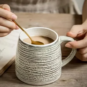 Mug japonais en céramique, style vintage et artisanal