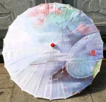 Ombrelle japonaise pastel avec paysage délicat