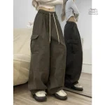 Vêtement féminin japonais, look cargo moderne