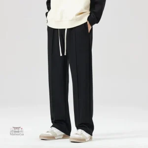 Pantalon japonais avec design moderne