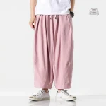 Look moderne avec pantalon décontracté japonais
