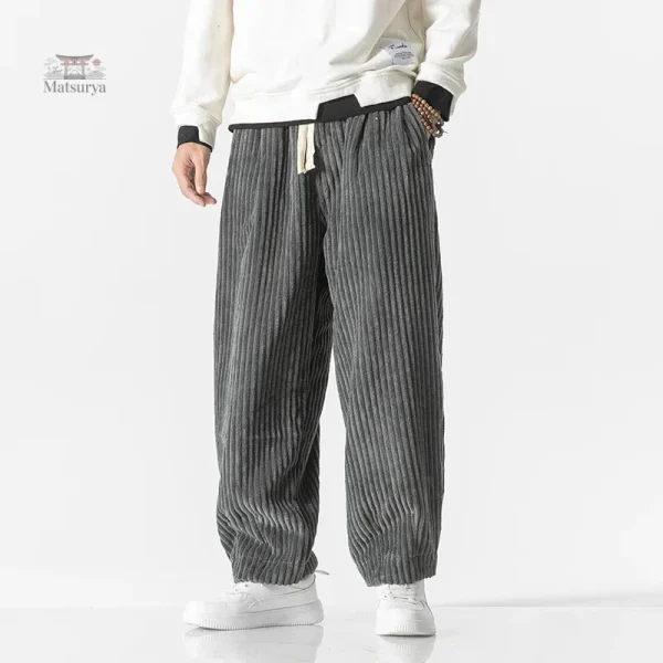 Pantalon japonais élégant en velours