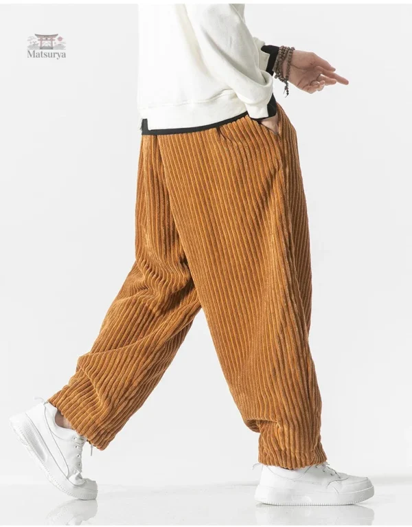 Pantalon velours côtelé pour look décontracté