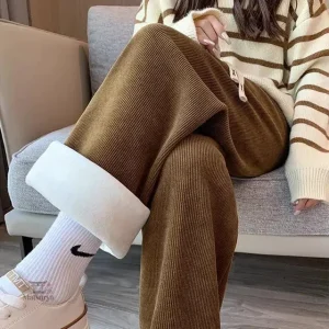 Pantalon femme velours côtelé, coupe moderne