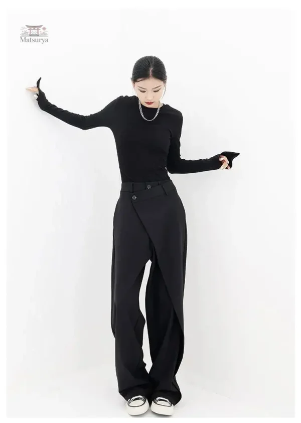 Pantalon femme style japonais avec coupe tendance