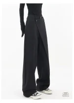 Pantalon femme, look japonais tendance et décontracté