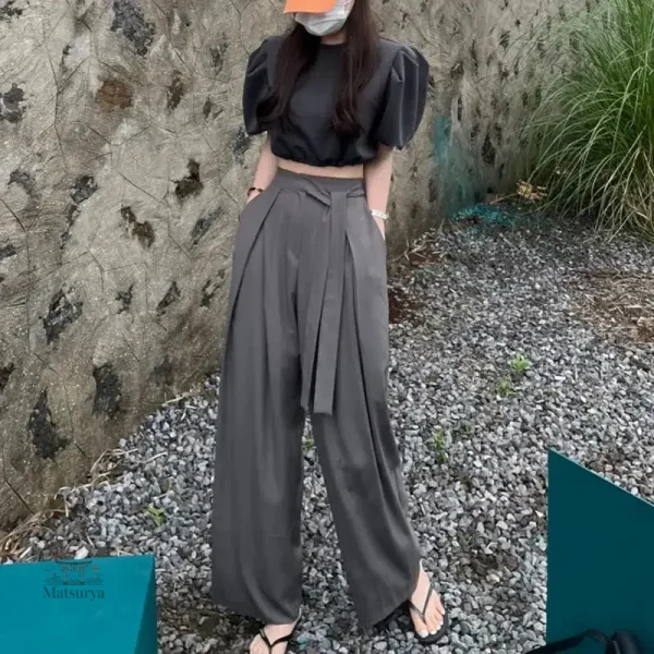 Vêtement Japonais Féminin au design simple