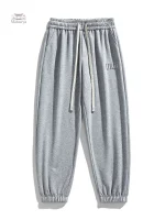 Pantalon avec coupe moderne et esthétique japonaise
