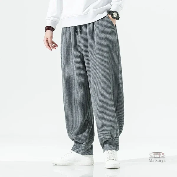 Pantalon japonais à coupe ample et décontractée