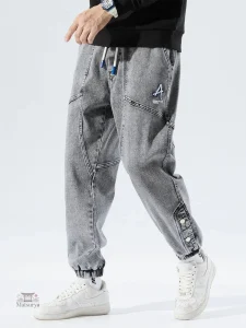 Pantalon en denim, coupe moderne