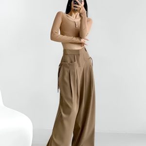 Pantalon femme style japonais avec coupe moderne
