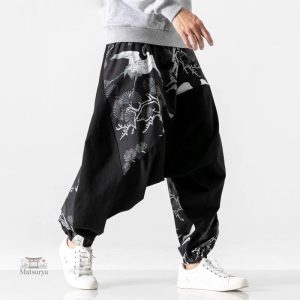 Pantalon avec motifs inspirés de la culture japonaise