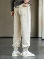 Pantalon en velours côtelé style streetwear