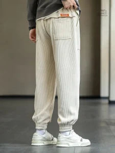 Pantalon en velours côtelé style streetwear