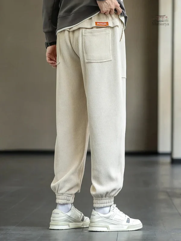 Pantalon en velours côtelé style streetwear