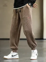 Pantalon moderne en velours côtelé pour homme