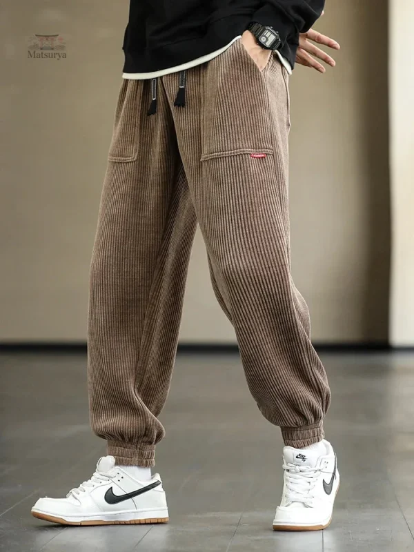 Pantalon moderne en velours côtelé pour homme