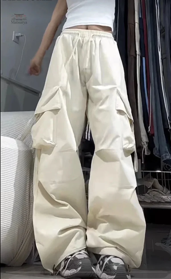 Vêtement streetwear féminin moderne