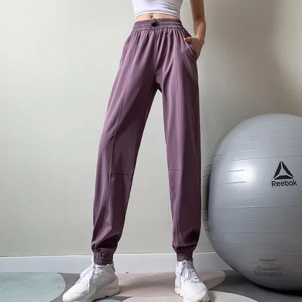 Pantalon femme au design japonais moderne