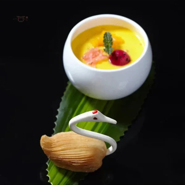 Bol japanais blanc pour servir des plats