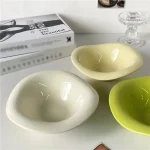 Bol en céramique avec motif japonais irrégulier