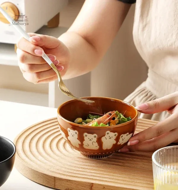 Bol japonais décoré d'un ours mignon