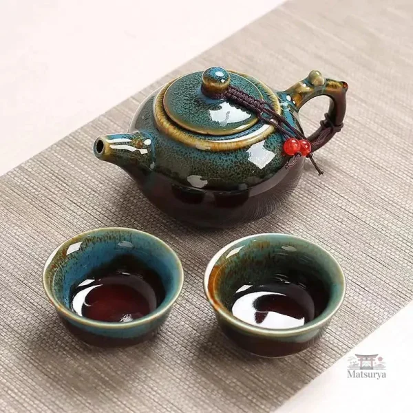 Théière japonaise Wabi-Sabi avec design minimaliste