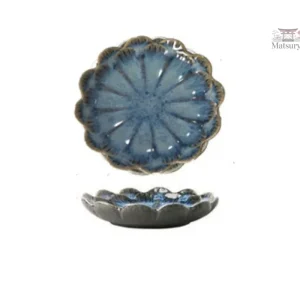 Assiette fleur japonaise pour présentation raffinée