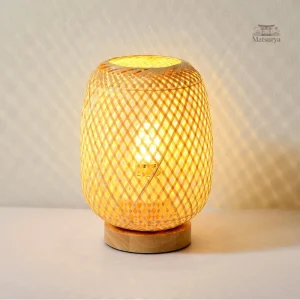 Petite lampe japonaise tissée décorative en design minimaliste