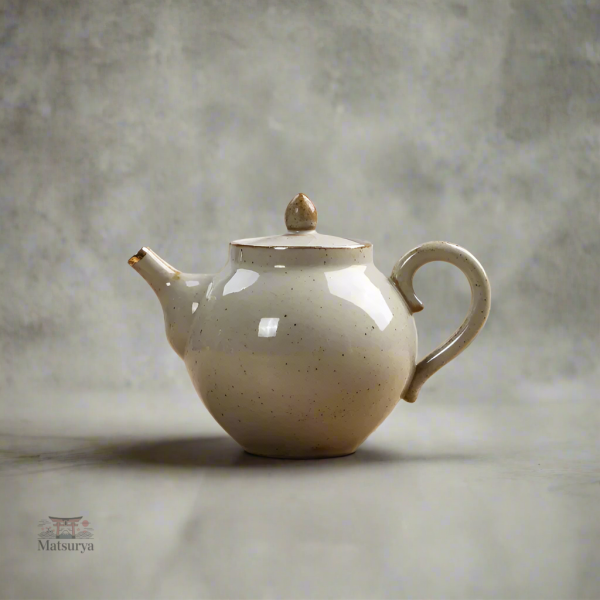 Mini théière artisanale au design traditionnel