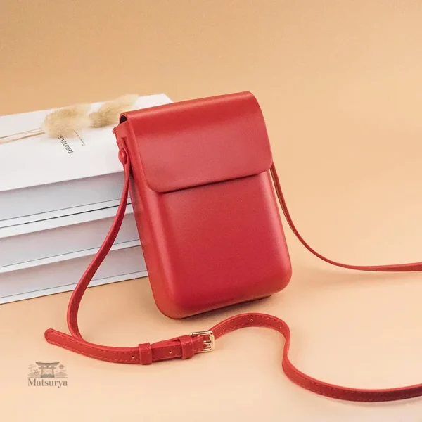 Accessoire élégant en cuir japonais, parfait pour les sorties