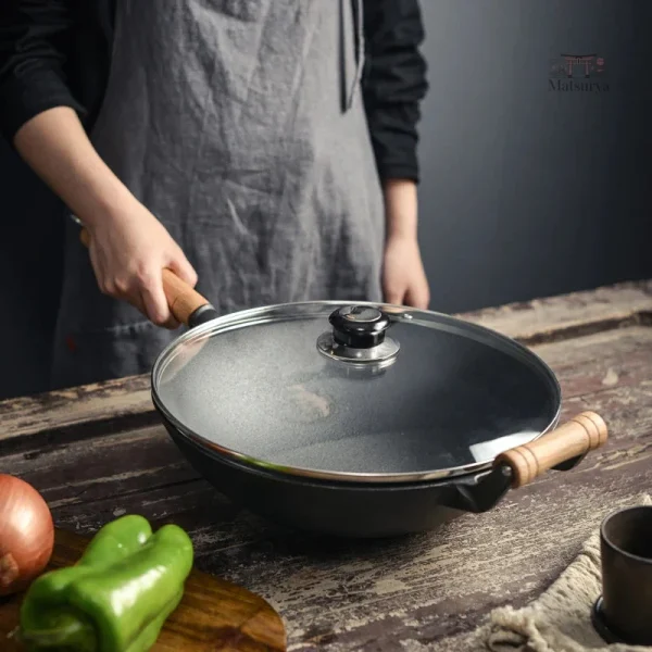 Poêle en fonte pour cuisine japonaise