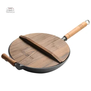 Vaisselle japonaise : poêle en fonte artisanale