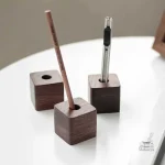 Porte-stylo en bois carré japonais élégant et fonctionnel