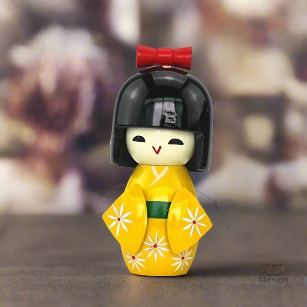 Poupée artisanale japonaise traditionnelle en textile