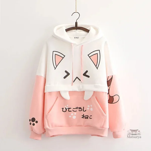 Vêtement japonais femme avec motifs kawaii et colorés