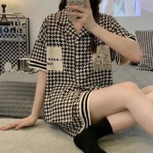 Vêtement de nuit Japonais style féminin monochrome