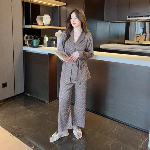 Pyjama élégant style japonais pour femme