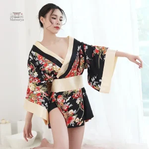 Vêtement de nuit féminin au style japonais séduisant