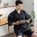 Jinbei homme idéal pour les chaudes nuits d'été