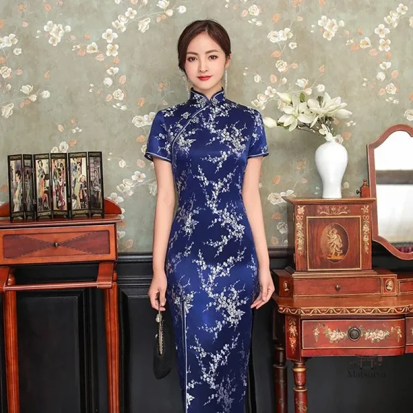 Robe de soirée aux couleurs vives japonaises