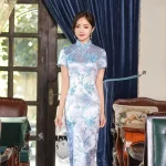 Robe japonaise avec ceinture assortie
