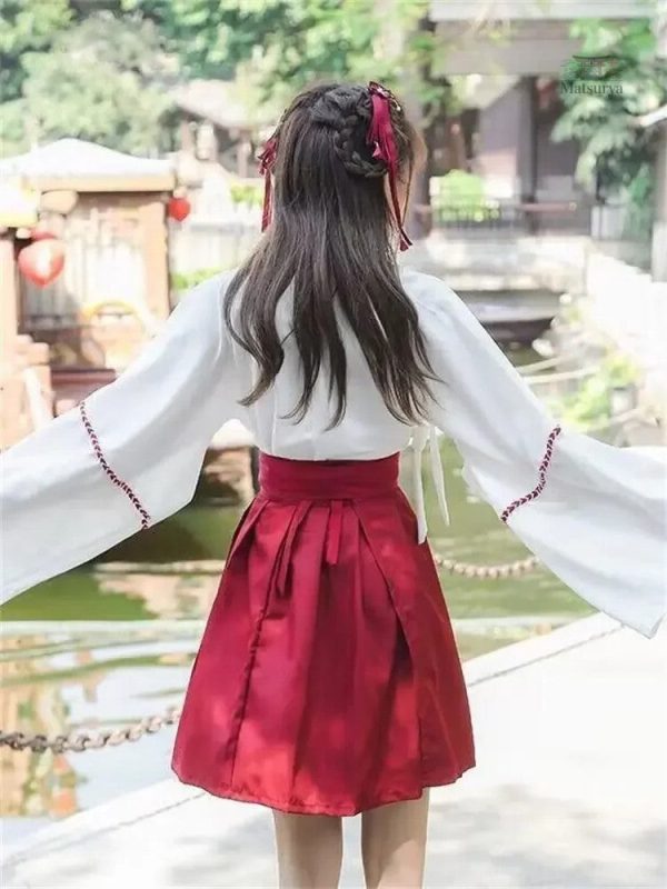 Robe à la coupe élégante et féminine