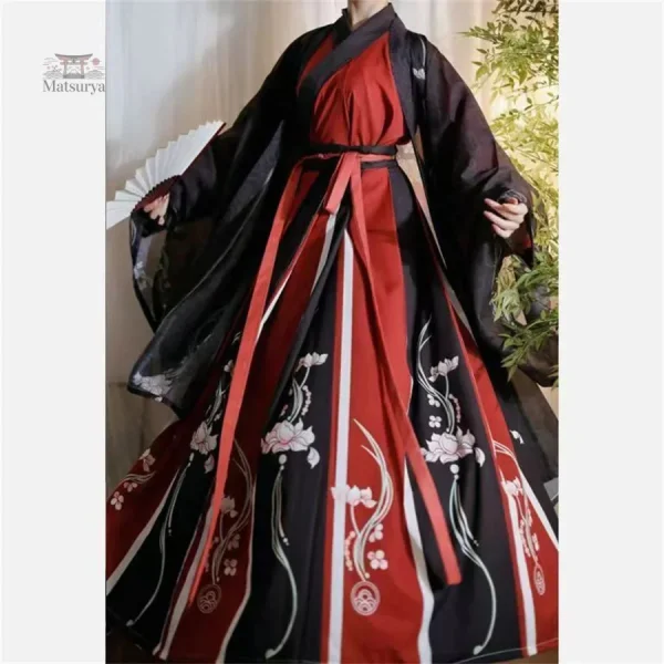 Robe élégante aux motifs japonais traditionnels