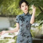 Robe en velours élégante et traditionnelle